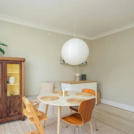 アパート Flat With Garden And Bright *