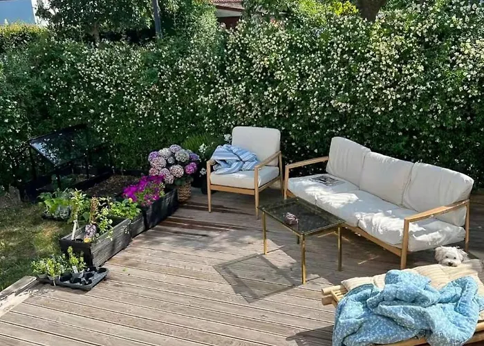 Flat With Garden And Bright