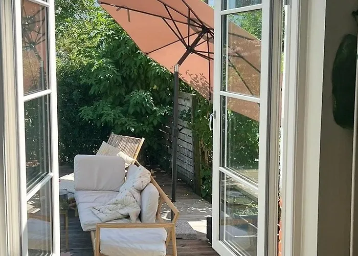 Flat With Garden And Bright Apartment